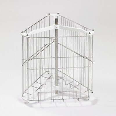 Gaiola triangular em metal prateado com estrutura branca