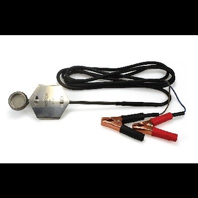 Sensor metálico com garras preta e vermelha e cabo preto