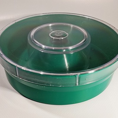 Recipiente redondo verde com tampa transparente