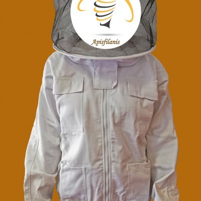 Casaco branco de apicultura com véu protetor mostrando logotipo Apisflanis