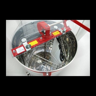 Máquina metálica prateada e vermelha com tampa transparente e grelha interna