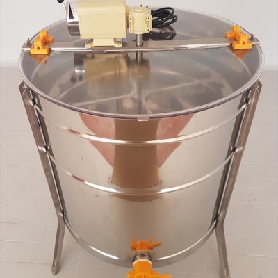 Tanque inox com motor e válvulas laranja