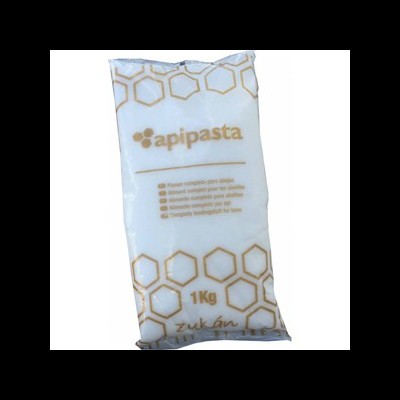 Embalagem plástica branca com padrão hexagonal dourado e texto apipasta