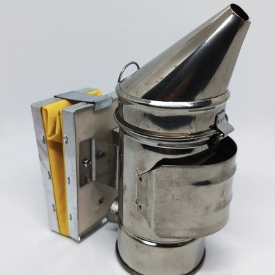 Apicultor metálico prateado com saco amarelo dobrável