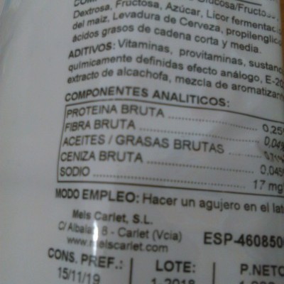 Etiqueta de embalagem do produto APICAR PRO com informações químicas e instruções em espanhol.