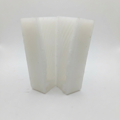 Moldes de silicone brancos com textura interna detalhada