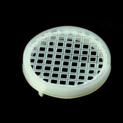 Grelha circular branca de plástico com padrão quadriculado