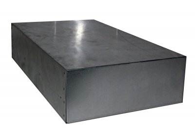 Caixa metálica retangular cinza fosco aparafusada