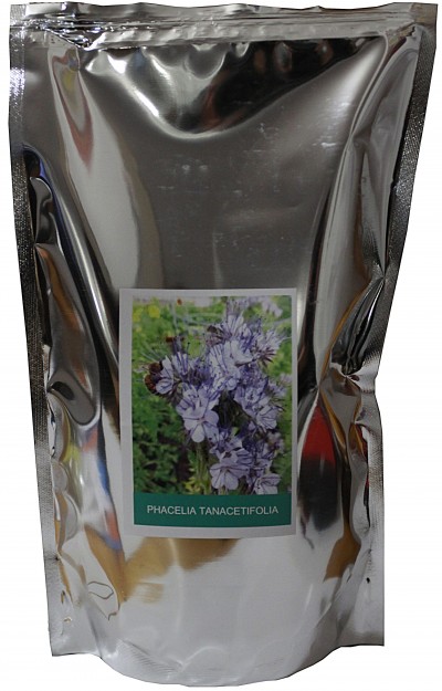 Saco prateado metálico com etiqueta com imagem de flores lilases e texto PHACELIA TANACETIFOLIA
