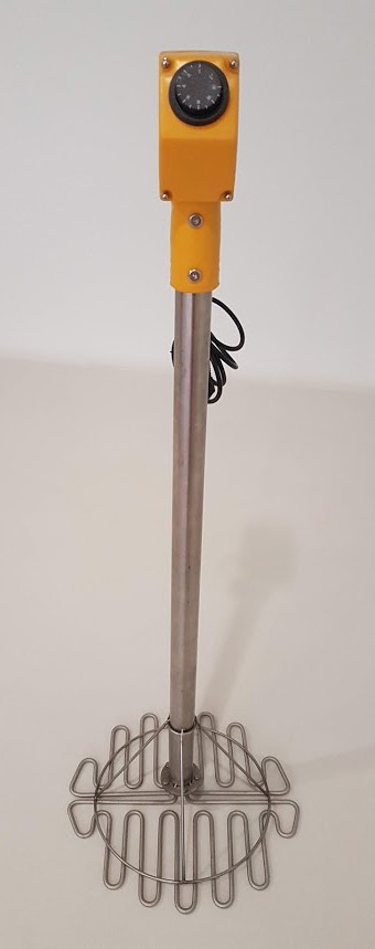 Dispositivo elétrico com haste metálica e controlo amarelo com botão rotativo