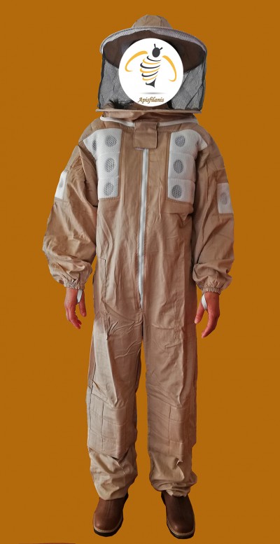 Macacão para apicultura com proteção facial preta e botas castanhas