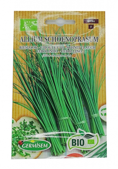 Pacote de sementes de cebolinho com imagem de raminhos verdes e etiquetas bio Germisem