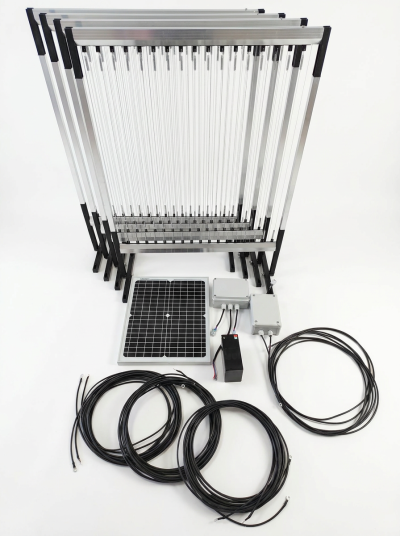Conjunto de painéis solares transparentes com acessórios para instalação.