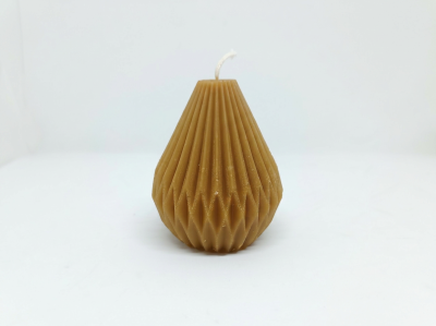 Vela castanha em forma de gota com textura facetada