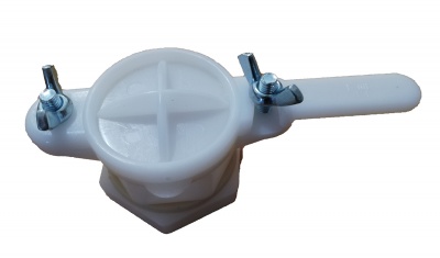 válvula de controlo manual em plástico branco com alavanca e porcas metálicas