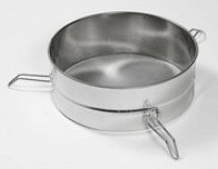 prato inox redondo com alças em fundo branco