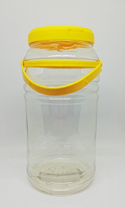 Frasco plástico grande com tampa e pega amarela