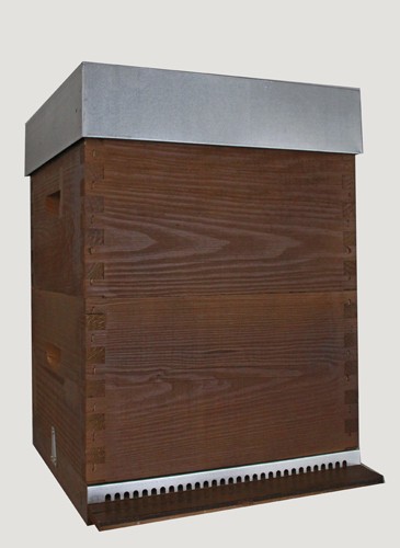 Colmeia de madeira escura com topo de metal prateado