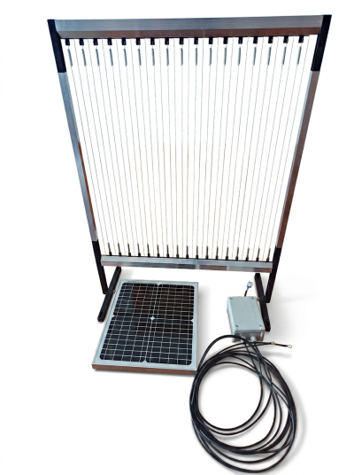 Quadro metálico com molas, painel solar, unidade eletrónica e cabo