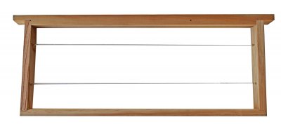 estrutura retangular em madeira clara com barras metálicas