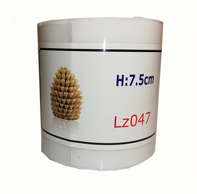 Embalagem com etiqueta mostrando objeto em forma de pinha e texto H:7.5cm Lz047