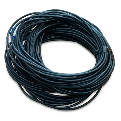 Rolo de cabo elétrico preto enrolado