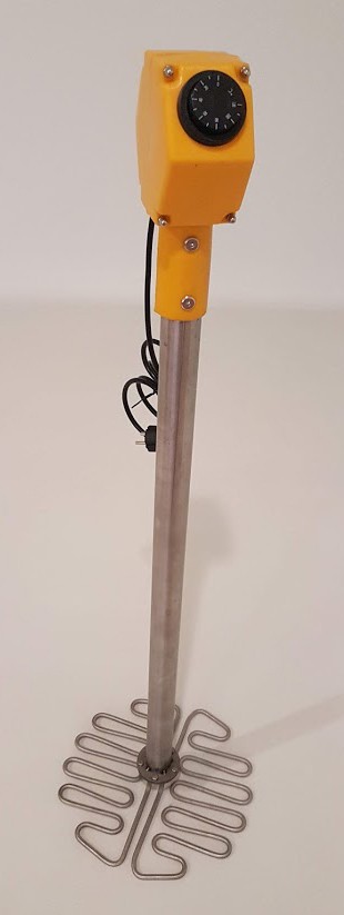 Misturador industrial amarelo com base metálica e botão preto