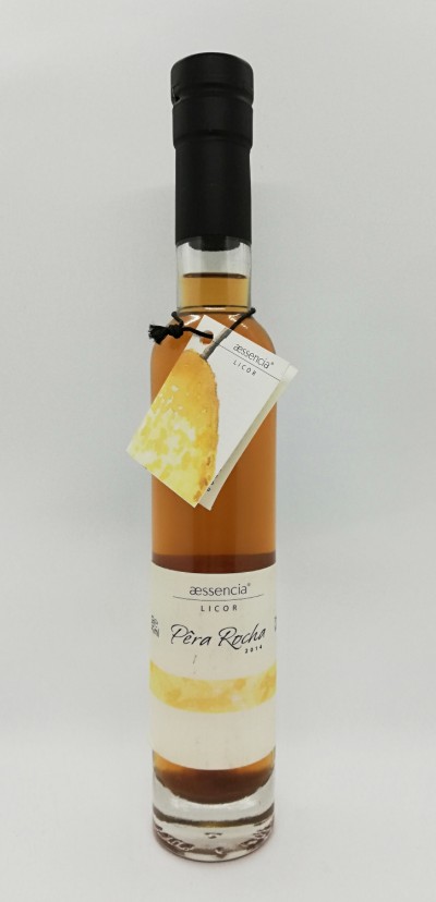 Garrafa de licor Pêra Rocha com rótulo branco e tampa preta