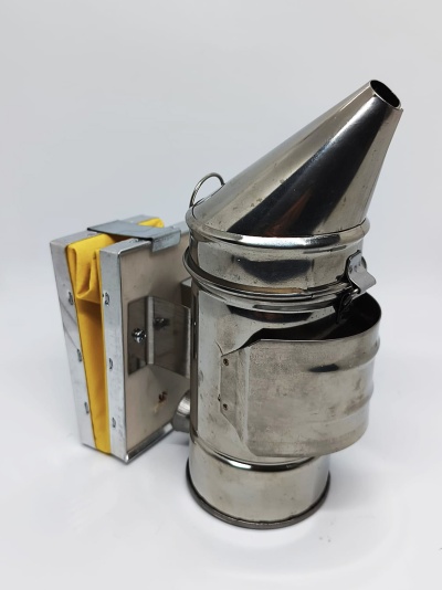 Apicultor metálico prateado com saco amarelo dobrável