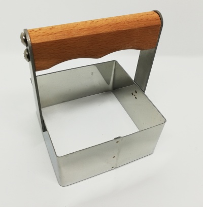 Cortador quadrado de aço inoxidável com cabo de madeira