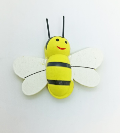 Penteadeira branca com espelho e cadeira acolchoada