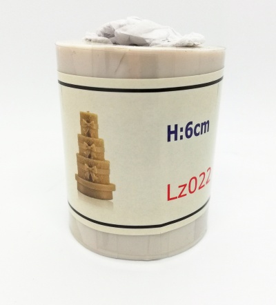 carimbo redondo branco com etiqueta e texto impresso