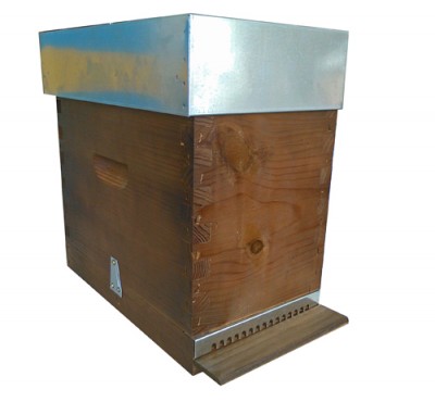 Caixa de madeira para abelhas com cobertura metálica prateada