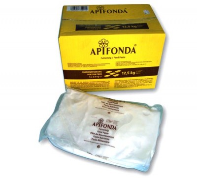 Caixa amarela de papelão da marca APIFONDA com embalagem plástica contendo pasta branca.