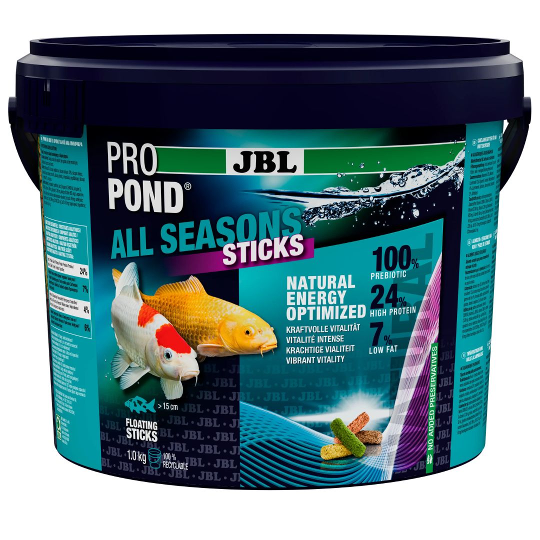 JBL Propond All Seasons Sticks 1,0Kg Recipiente preto de 1 kg de ração para peixes JBL Pro Pond All Seasons Sticks.