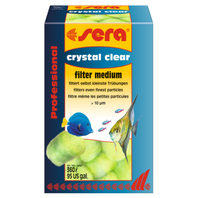 Embalagem azul e amarela do filtro sera crystal clear filter medium com imagens de peixes coloridos e partículas verdes.