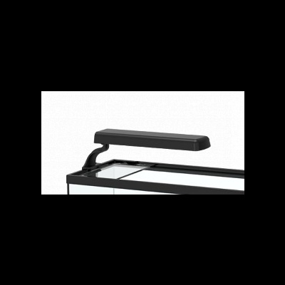 Luminária preta moderna fixada em aquário de vidro