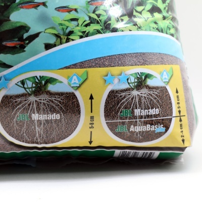 Comparação da profundidade das raízes de plantas em substratos JBL Manado e JBL AquaBasis, com medidas e ilustrações em fundo amarelo e verde.