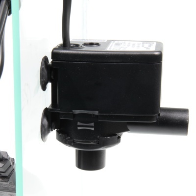 Bomba submersível preta para aquário com ventosas e cabo elétrico