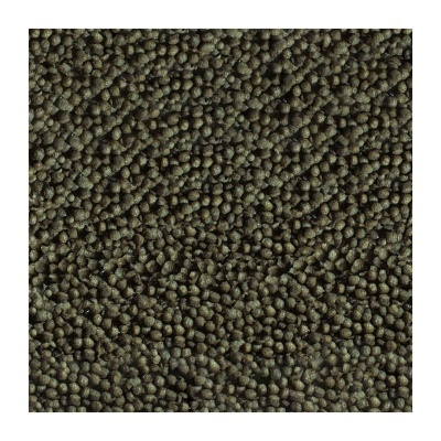 Pellets pequenos cilíndricos castanhos escuros em grande quantidade