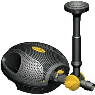 Bomba de água preta e amarela com conetores e regulador vertical.