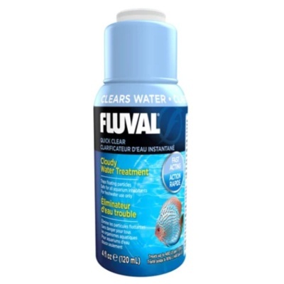 Frasco azul claro de tratamento de água Fluval para aquários com texto e imagem de peixe.