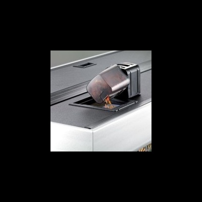 churrasqueira elétrica prateada com tampa preta e válvula de ajuste