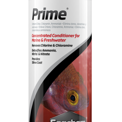 Frasco branco de condicionador concentrado para aquários Prime da Seachem com imagem de peixe no rótulo