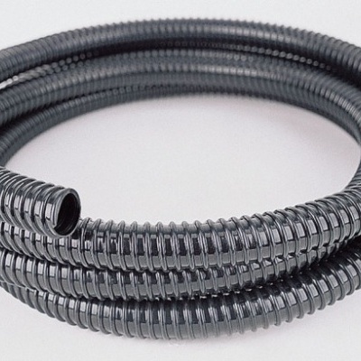 Mangueira flexível preta enrolada em espiral