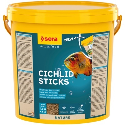 Recipiente amarelo de plástico para ração de peixes ciclídeos com imagem de peixe laranja