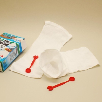 Sacos de filtro brancos, clipes vermelhos e embalagem JBL FilterBag