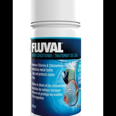 Frasco branco Fluval condicionador de água com rótulo azul