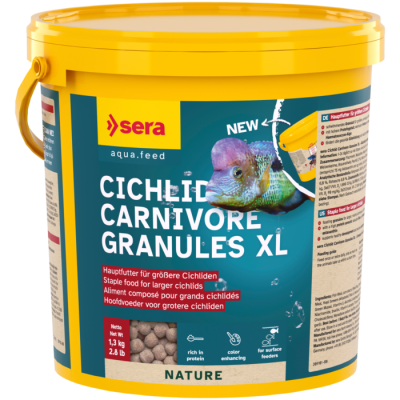 Recipiente amarelo com ração para ciclideos carnívoros grandes