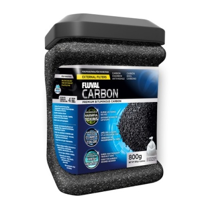 Embalagem preta de filtros Fluval Carbon 800g com tampa cinza e rótulo azul e branco